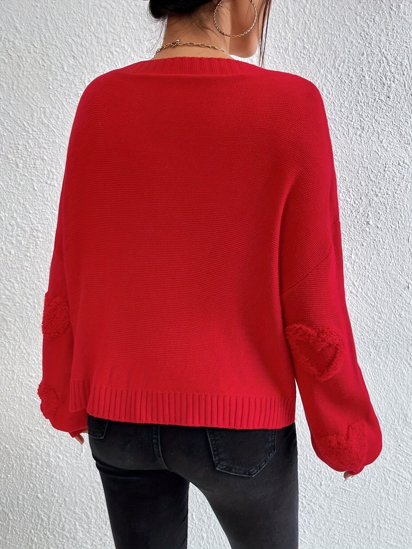 Elegant Women's V-Neck Knit Sweater with Heart Cut-Out Detail - Casual Long Sleeve Pullover, Lightweight Polyester, Perfect for All Seasons, Plus Size Sweaters