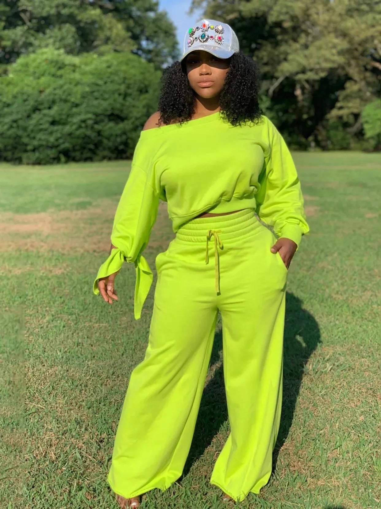 New Fashion Design Casual Ladies Europe Sexy Casual Fashion Large Size Solid Color Round Neck 2-piece Set Tracksuits